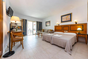 Private Studio Pyr by the beach promenade - shared pool available